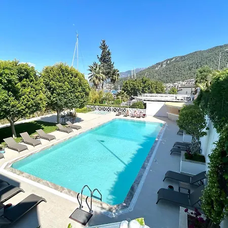 Marina Boutique Hotell 3*