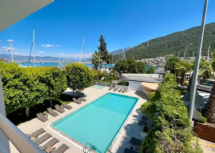 Marina Boutique Hotel 3*