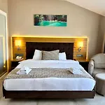 Marina Boutique מלון 3*