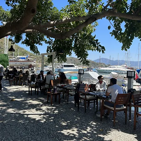 ホテル Marina Boutique フェティエ