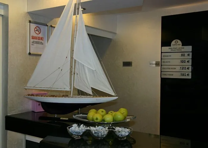 Отель Marina Boutique 3*